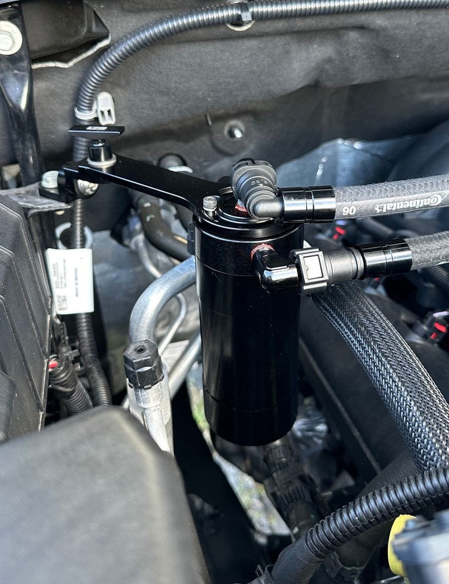 Plug N Play™ Pro Series Single Valve Oil Catch Can (fits 19-25 Chevrolet / GMC 2500HD Truck 6.6L GAS) UPR