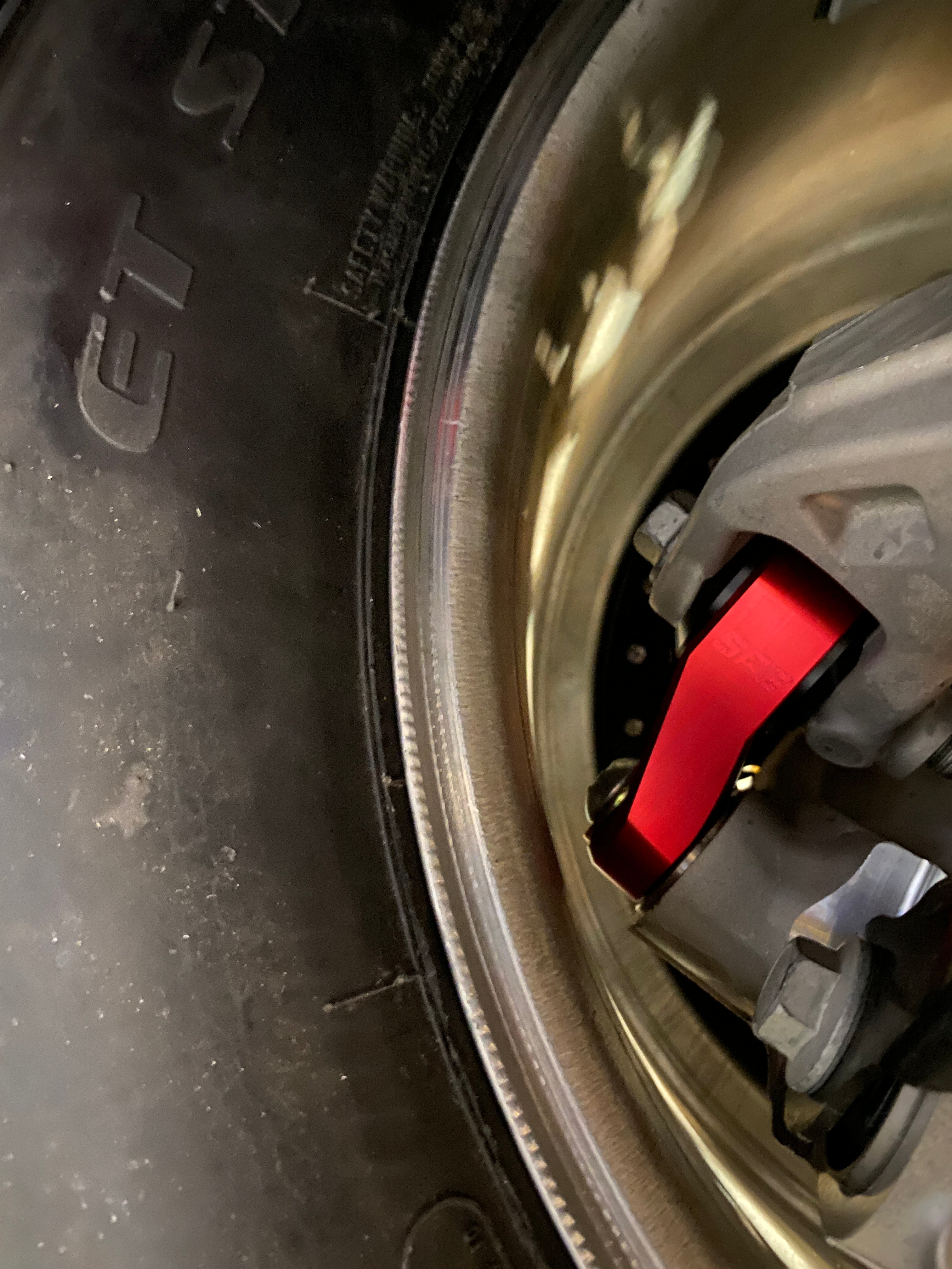 SPE Motorsport GT500 Drag Vertical Links on vehicle